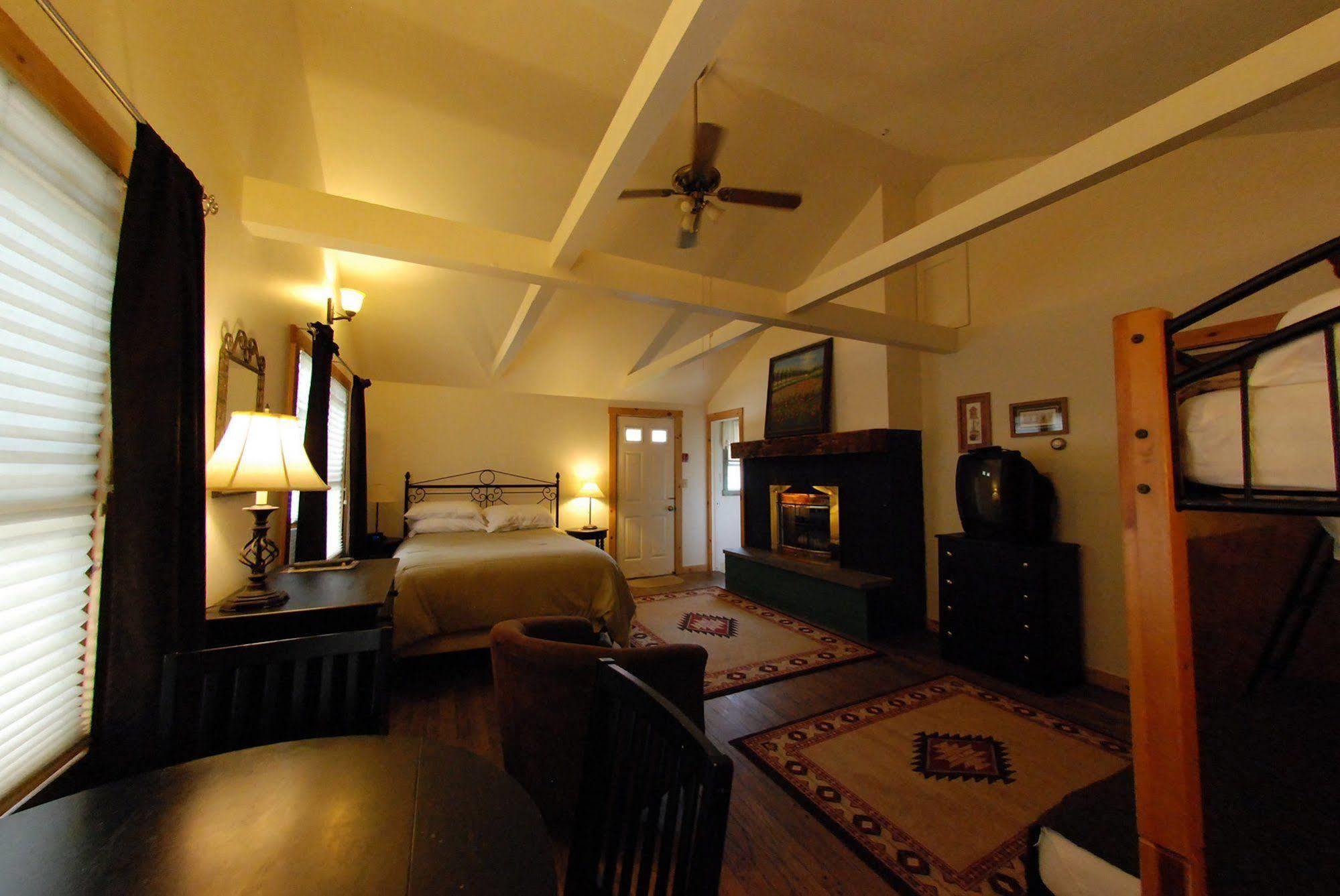 Hyde Away Inn Waitsfield エクステリア 写真